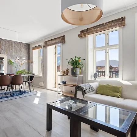Apartment Oasis With Balcony And Sunset View Bergen