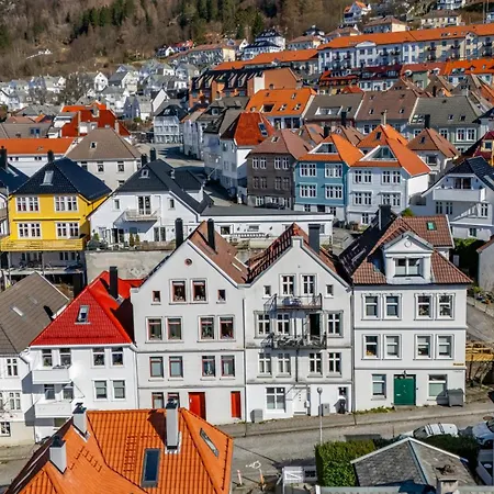 Apartment Oasis With Balcony And Sunset View Bergen